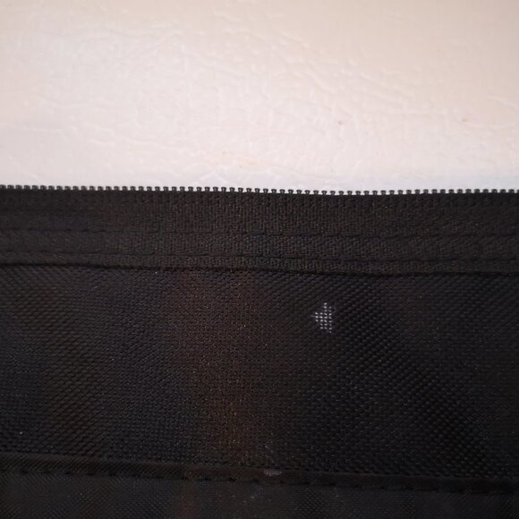 Avalon Black Padded Laptop Bag with Adjustable Shoulder Strap - Picture 9 of 11